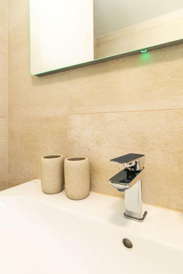 Newly Renovated, Full Equipped And Quiet Apartment Trnava Esterno foto